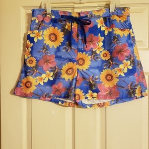 Body Glove brand shorts size L